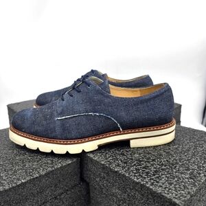 Stuart Weitzman Blue and White Suede Oxfords with Lace-Up Design